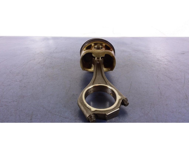 Поршень (поршни)