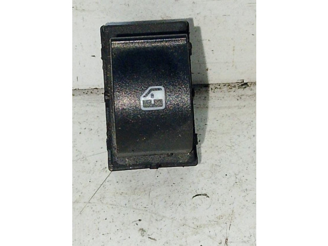 Подушка безопасности в сиденье    Fiat 500L