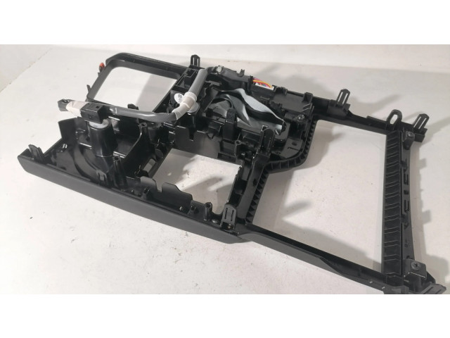 Другая центральная деталь консоли (туннеля)