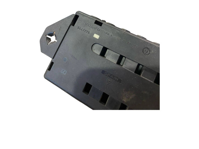 Блок предохранителей 9441776    Volvo XC90   