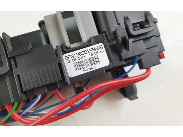 Блок предохранителей  DPUT3800159HWB   Volvo V70    