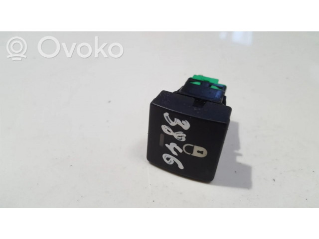 Включатель центрального замка