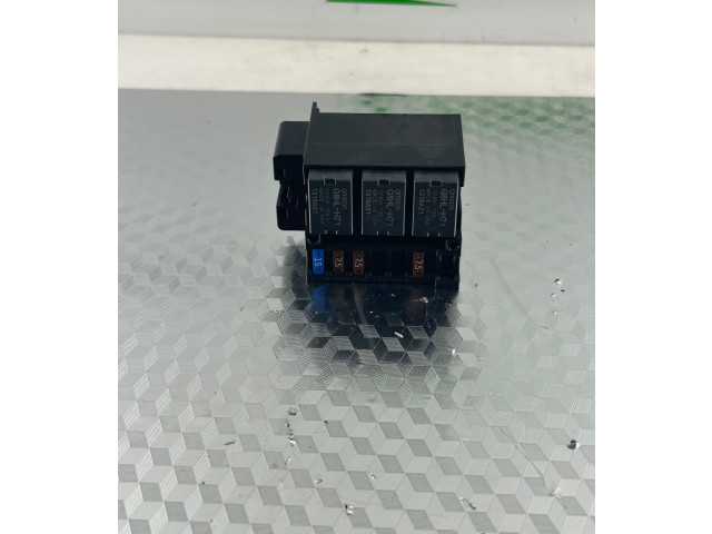 Блок предохранителей    Honda HR-V    