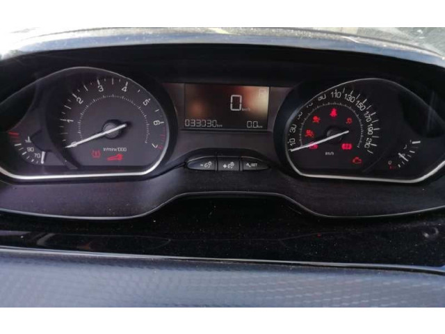 Панель приборов Peugeot 2008 I