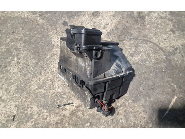 Pojistková skříňka Volkswagen Transporter - Caravelle T5 2007