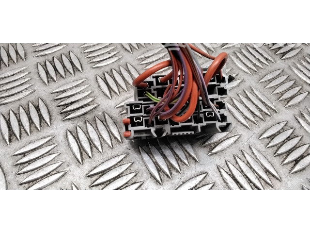 Vstřikovač Volvo V70 D4204T5