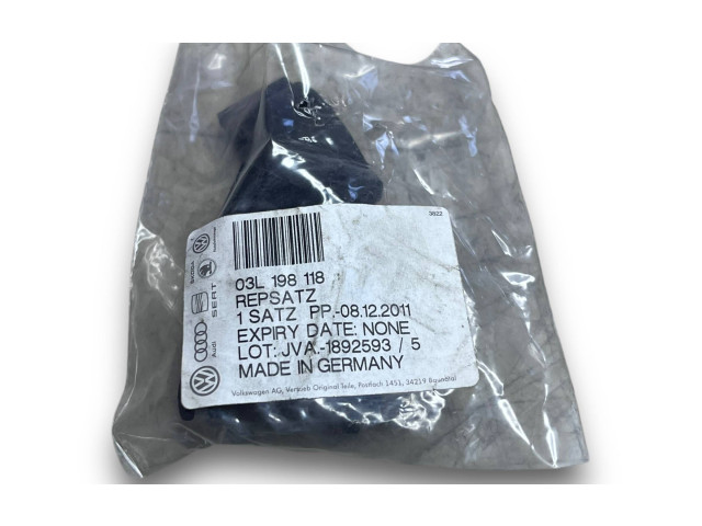 Блок управления двигателем ECU 03L198118 Audi Q3 8U