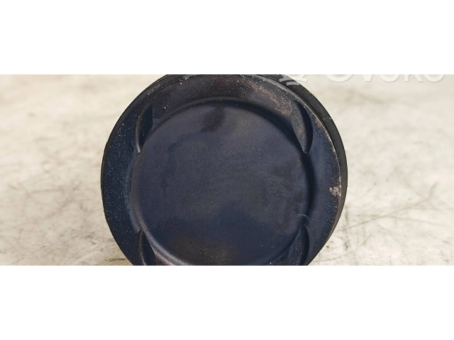 Píst 8207279 Opel Cascada pro benzínový motor 1.4