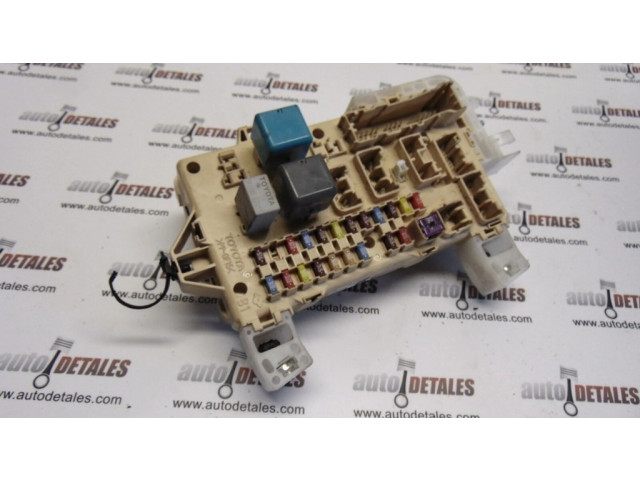 Блок предохранителей 89221-0F010 Toyota Corolla Verso E121