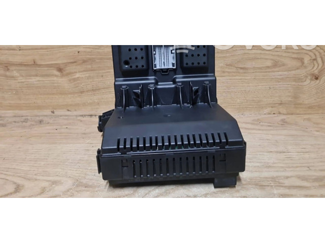 Блок предохранителей 30728356, 12216069 Volvo S60