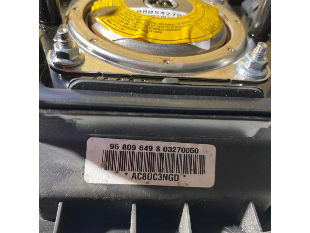 Подушка безопасности водителя 968096498, AC8UC3NGD Chevrolet Captiva