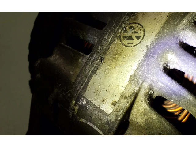 Генератор 037903023G   Volkswagen PASSAT B4      