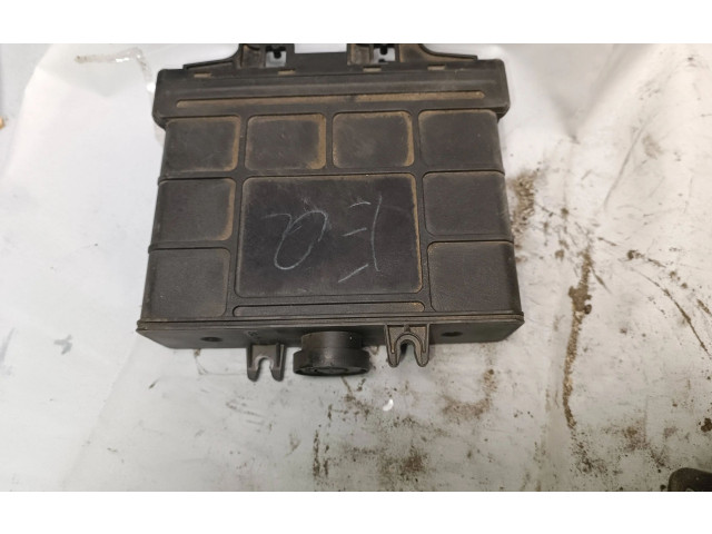 Блок управления коробкой передач 01m927733eq   Volkswagen Golf IV