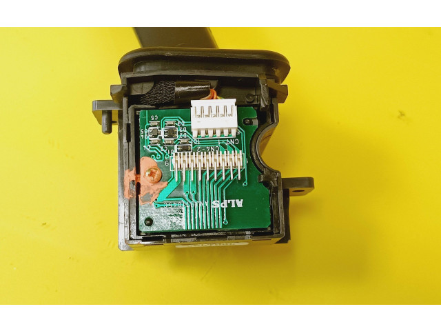 Ручка стеклоочистителей 8691695 Volvo S60