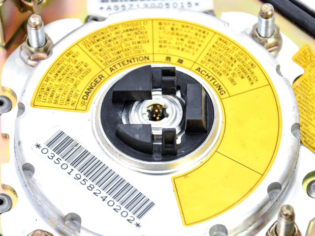 Подушка безопасности водителя AS5Z12005015 Mitsubishi FTO