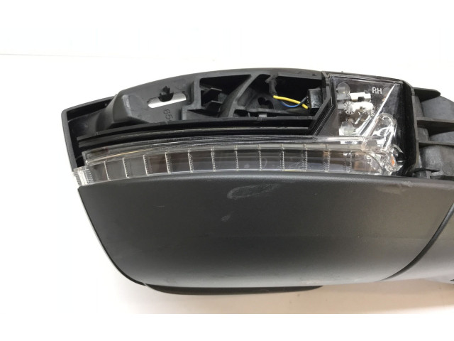 Зеркало электрическое Skoda Scala - года