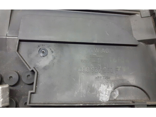 Блок предохранителей 6Q0937550 Skoda Fabia Mk1 (6Y)