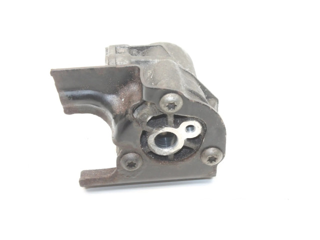 Другая деталь отсека двигателя