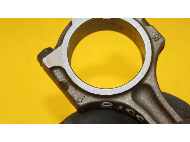 Поршень с шатуном H4BA400 Renault Clio IV