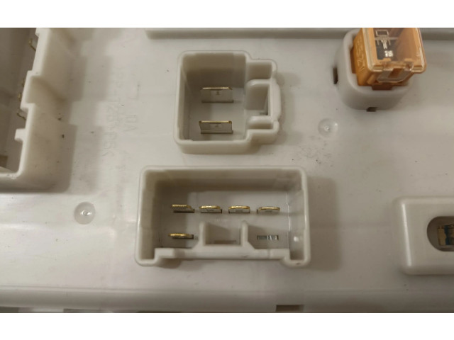 Pojistková skříňka Řídící jednotka BSM 8198050030 Toyota Land Cruiser (J120) 2003