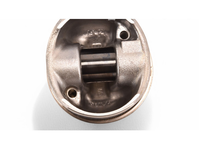  Поршень DDY DDYA DDYB 04L107065AR  Skoda Karoq  