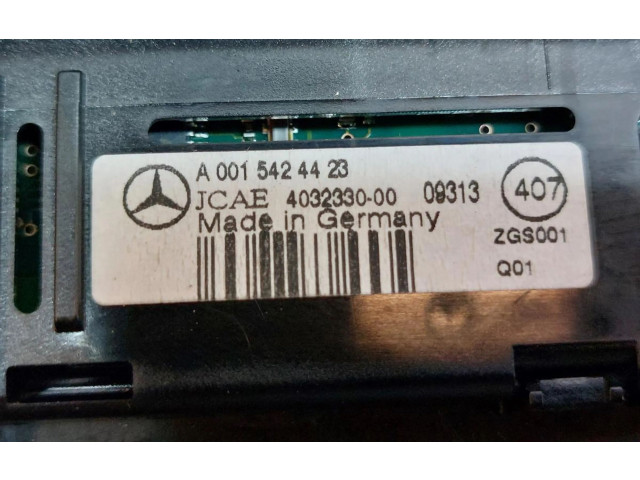 Дисплей    A0015424423   Mercedes-Benz E C207 W207