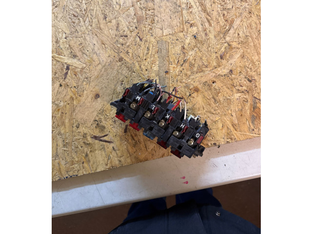 Pojistková skříňka 1405451101 Mercede-Benz S W140 1995