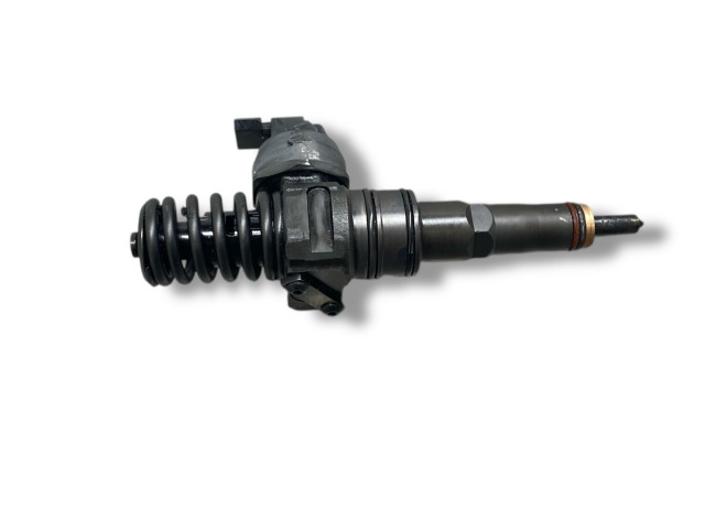 Форсунка 0414720215, 038130073AG    Volkswagen Golf Plus  BKC 