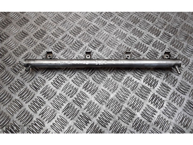 Vstřikovací lišta 022133315ab   Audi TT Mk1     