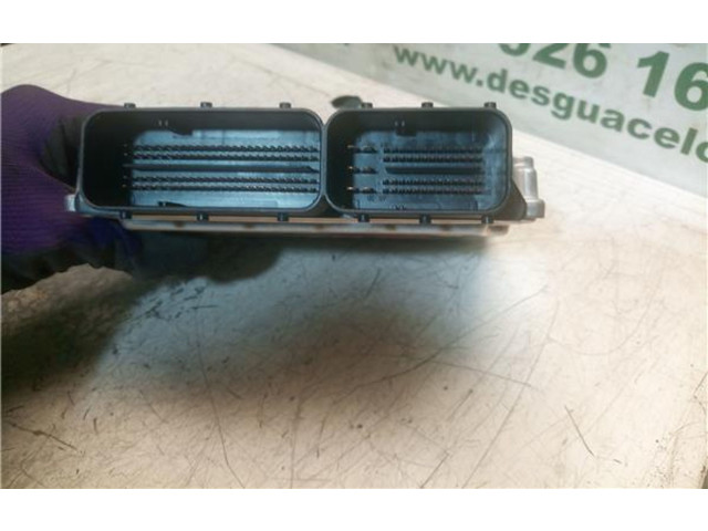 Řídící jednotka 281014572 BMW 5 E60 E61 2003