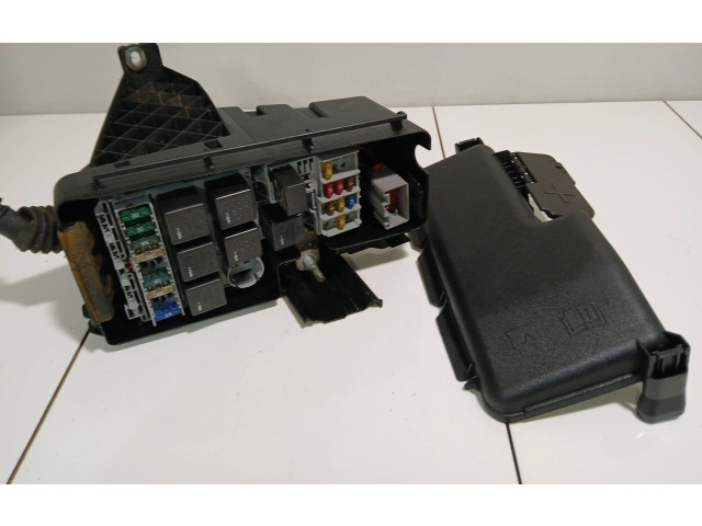 Блок предохранителей  30728132   Volvo XC90    