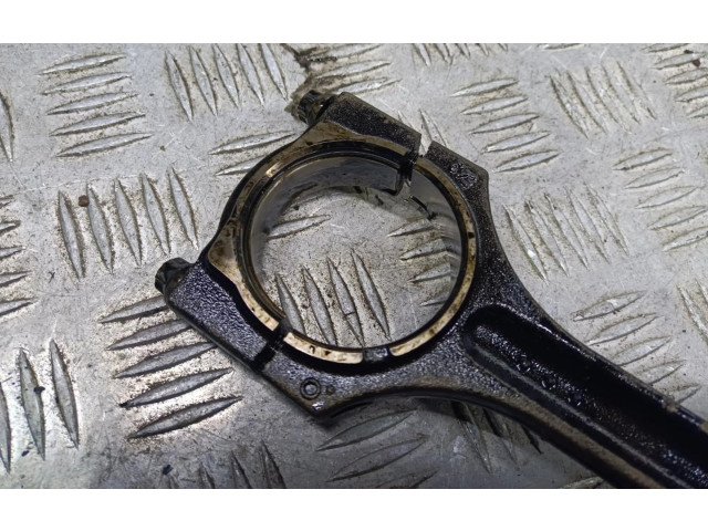 Píst Toyota Avensis T270