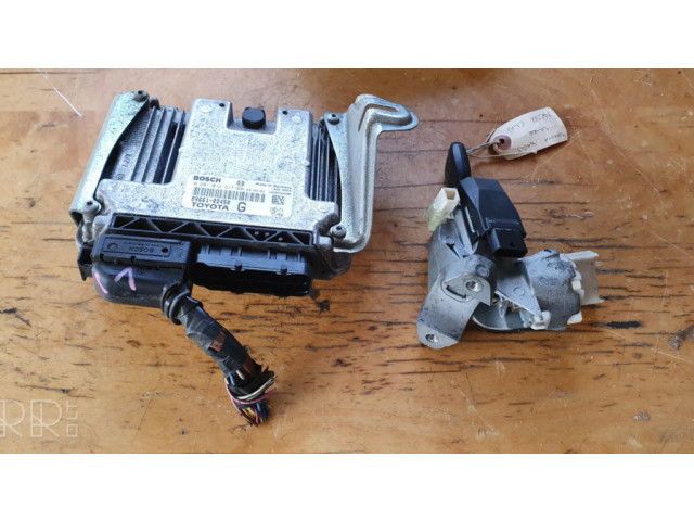 Блок управления двигателя 0281012517, 896610D450   Toyota Yaris