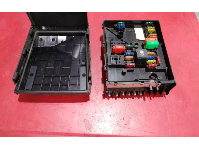 Блок предохранителей  1K0937125D, 017183073   Volkswagen Golf Plus    