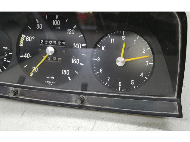 Панель приборов 87001050, 0005423923   Mercedes-Benz W123       