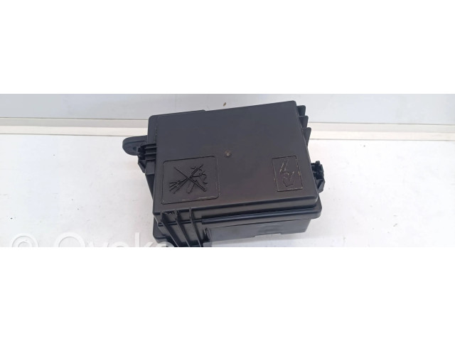 Блок предохранителей 243805284R, 243127363R Dacia Spring