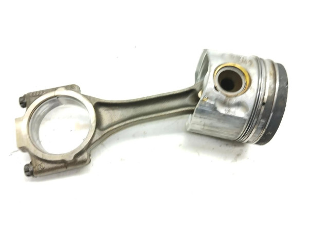 Поршень 038107065GC Skoda Octavia Mk2 (1Z)