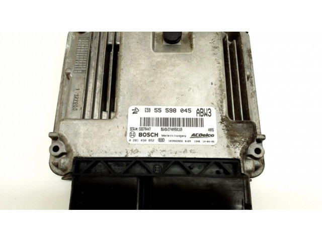 Блок управления двигателя 55598045, 55579447 Opel Zafira C