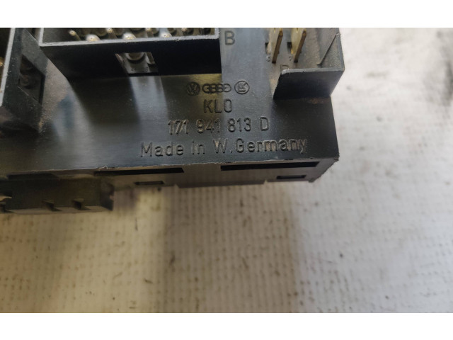 Pojistková skříňka 171941813D Volkswagen PASSAT B3 1991