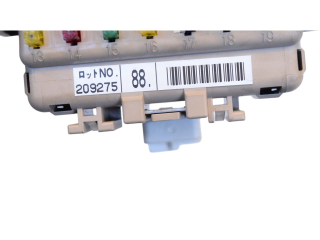 Блок предохранителей 82201SA000   Subaru Forester SG    