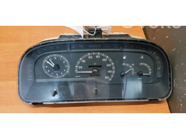 Панель приборов 7700302505   Renault Clio I       