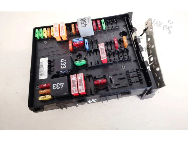 Блок предохранителей 1k0937124k Skoda Octavia Mk2 (1Z)