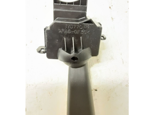 Ручка стеклоочистителей    Volvo V50