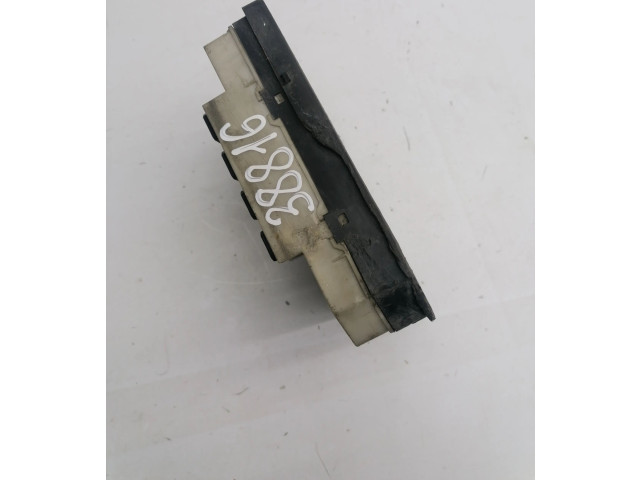 Pojistková skříňka Nissan Tiida C11 2008