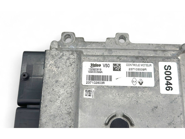 Блок управления двигателя 237103009R, 132920919 Dacia Logan II