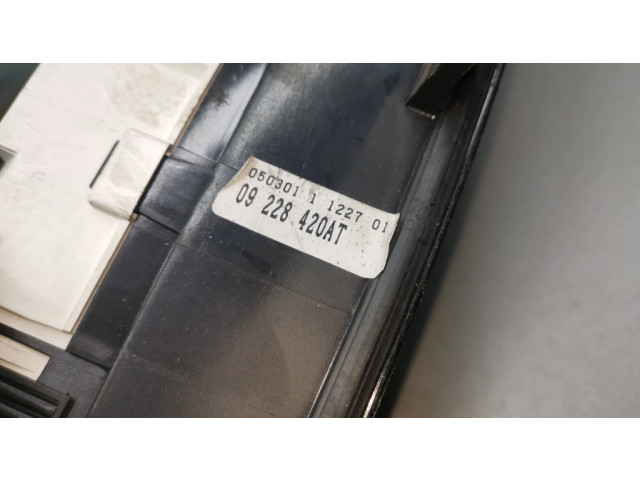 Přístrojová deska  Opel Omega B2 2001 09228420AT  