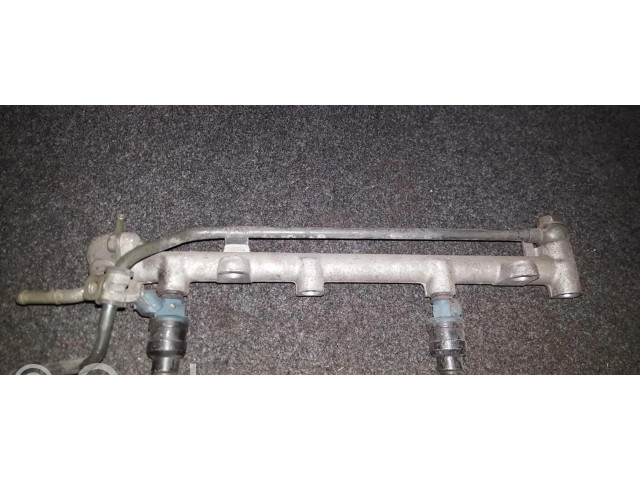 Топливная рампа inp480 Mazda 626 2.0