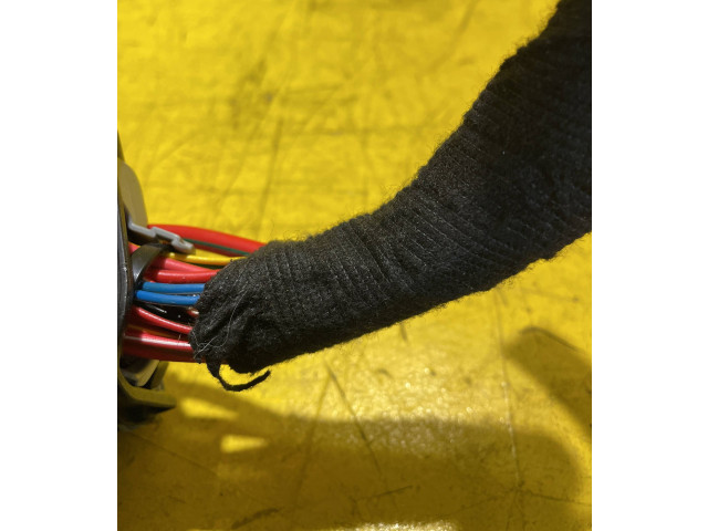 Блок предохранителей 13222786   Chevrolet Orlando    