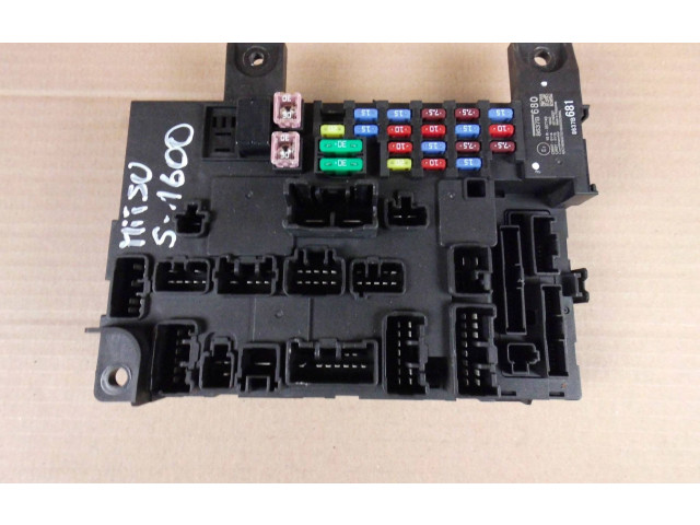 Блок предохранителей 8637B681 Mitsubishi Outlander