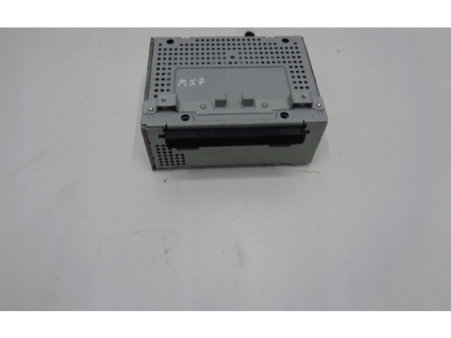 Радио/ проигрыватель CD/DVD / навигация